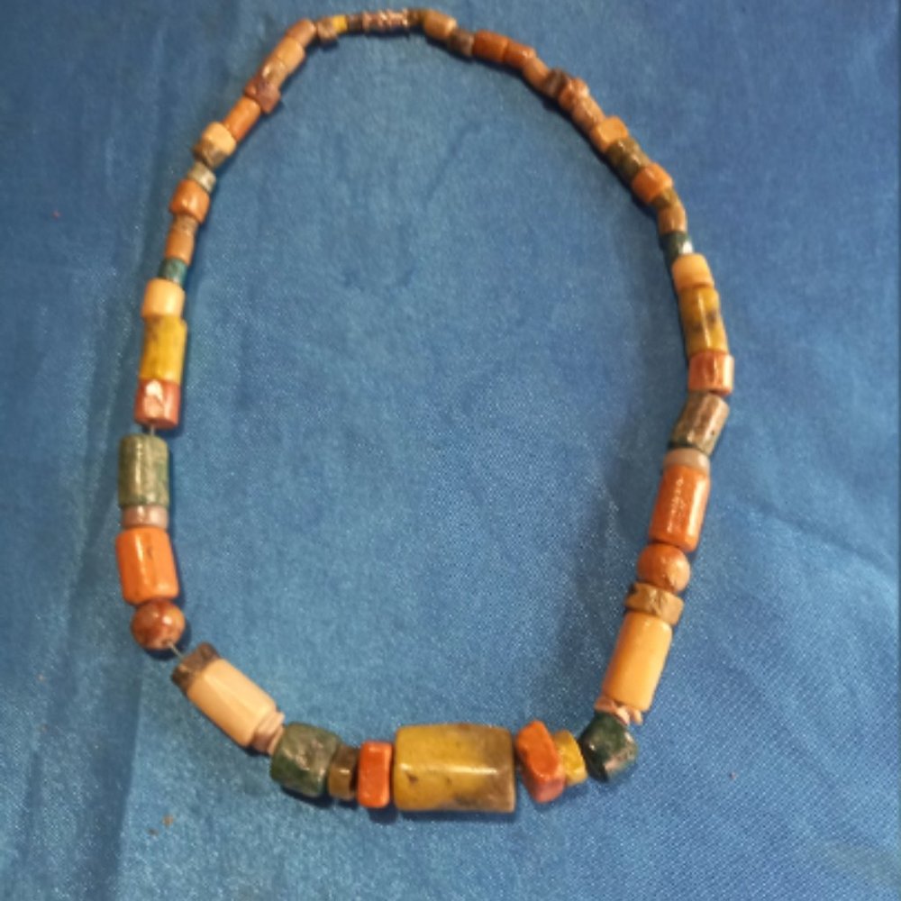 Peruvian necklace in natural stone serpentine energy stones